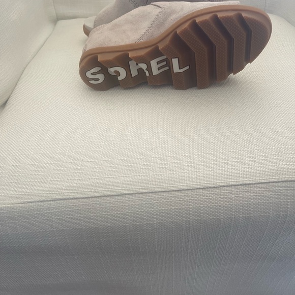 Sorel Clogs - Picture 3 of 3